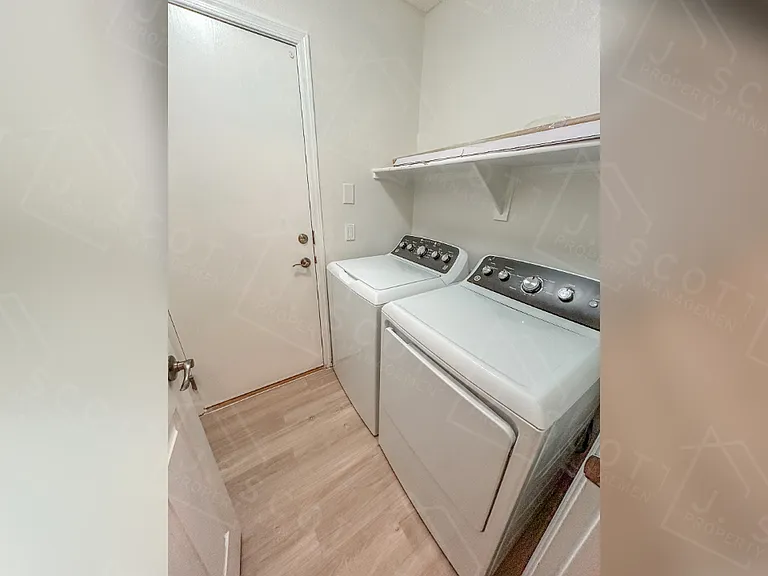746 N Laguna Dr — Photo 15