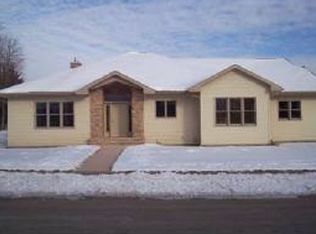 1622 E Lincoln Ave, Little Chute, WI 54140