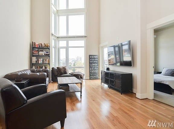 4th image of 699 John St Unit 719