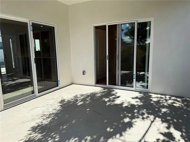 1072 N Vinedo Ave — Photo 16