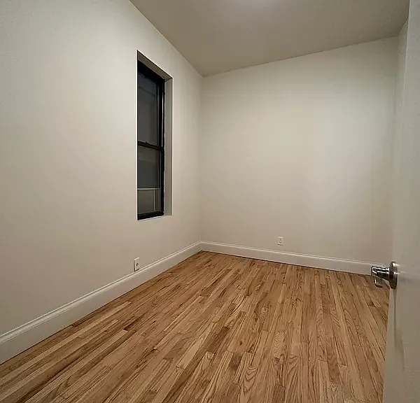 313 W 54th St #1RE — Photo 6