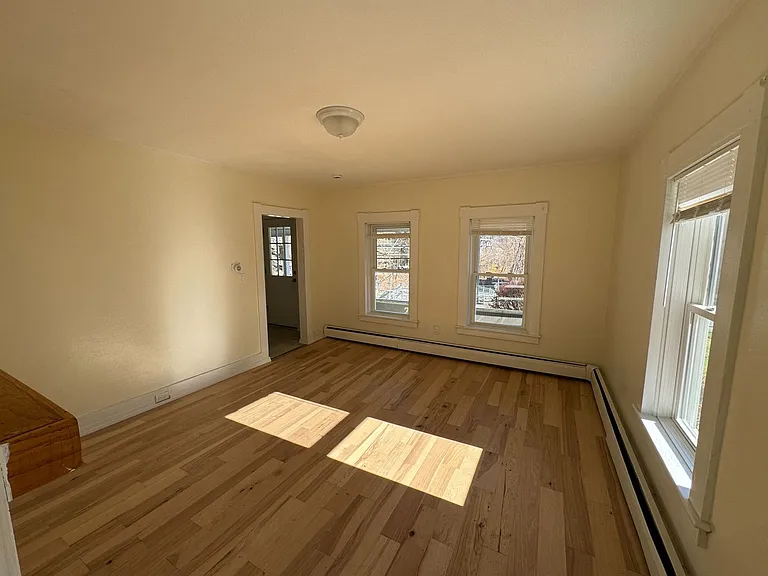 21-23 Maple St — Photo 6