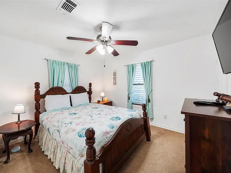 6120 Avenue Q 1/2 — Photo 15