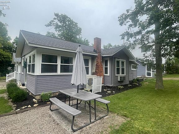 3rd image of 561 Jasmine Ave