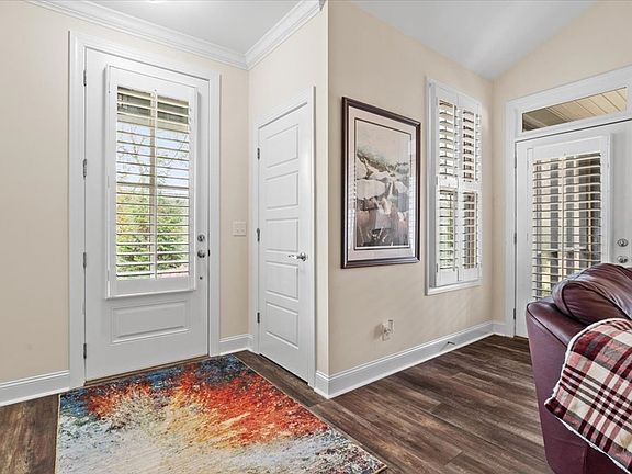 5th image of 236 Camden Way