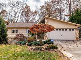 1148 Venice Rd, Knoxville, TN 37923