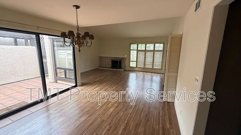 3 bed, 2.0 bath, 1579 sqft, $3,900 — Photo 3