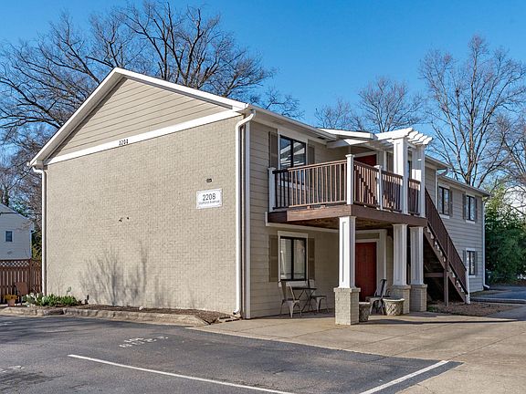 3rd image of 2208 Stafford Ave