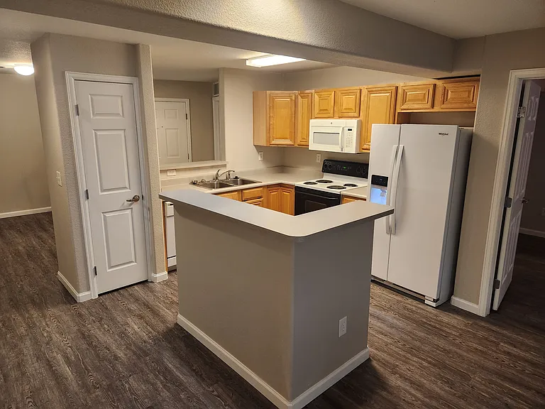 5201 S Fox St #104 — Photo 12