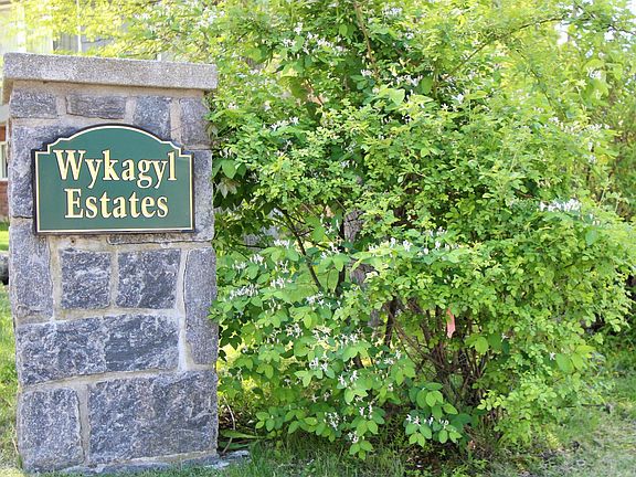 2nd image of 27 Skyview Lane