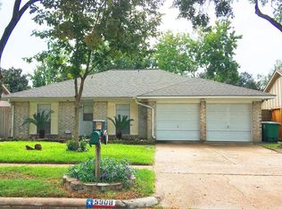 5903 Weeping Willow Rd, Houston, TX 77092