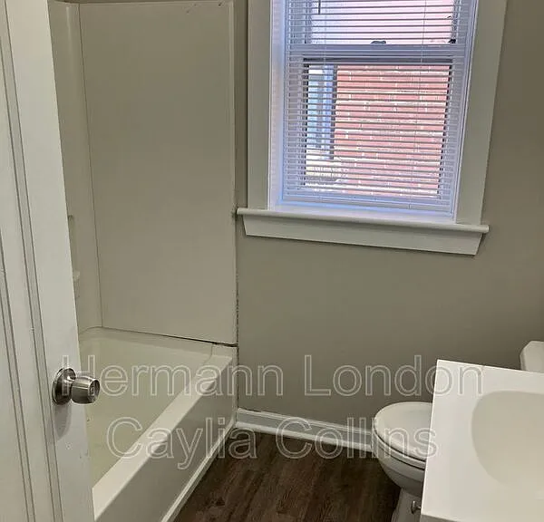 3660 Bates St #2E — Photo 8