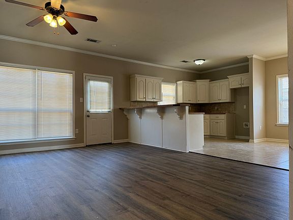 5th image of 1645 White Oak Cir