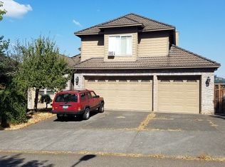 14334 SE Summit Dr, Clackamas, OR 97015