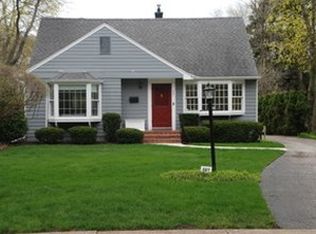 391 Rosewood Ave, Winnetka, IL 60093