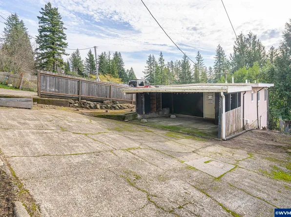 343 SE 2nd St, Toledo, OR 97391