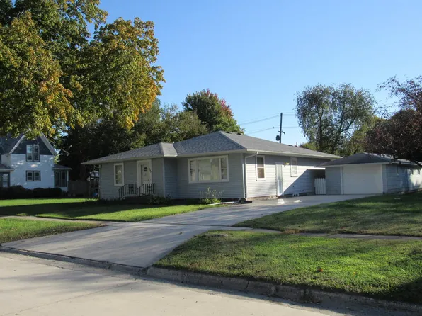 306 1st St NW, Dayton, IA 50530