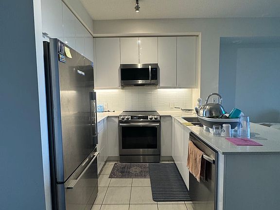 4th image of 50 Thomas Riley Rd #521