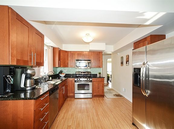 4th image of 7620 W Ainslie St