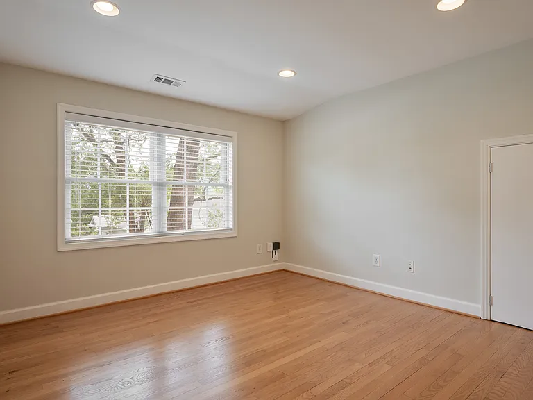 1006 Avon St — Photo 23