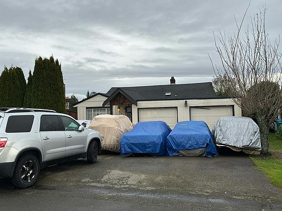 3rd image of 4121 SW 109th St