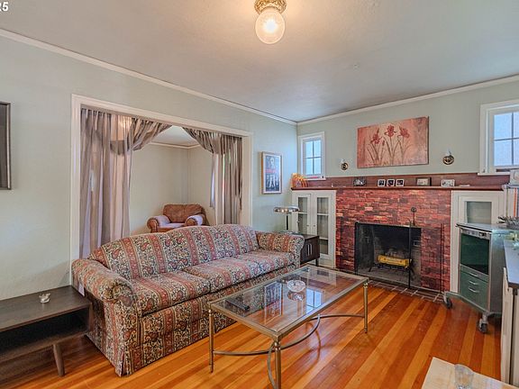 3rd image of 2412 Harney St