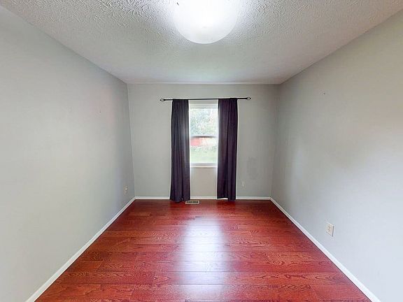 4th image of 3119 Aleshire Dr
