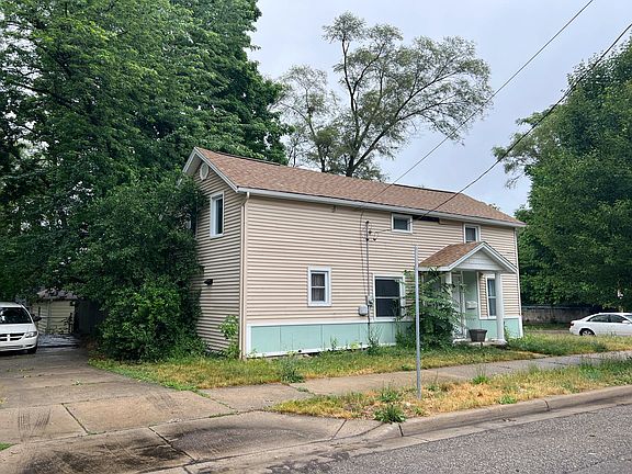 3rd image of 1351 Maude Ave NE