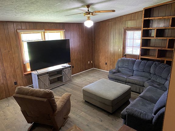 4th image of 1113 McElroy Way