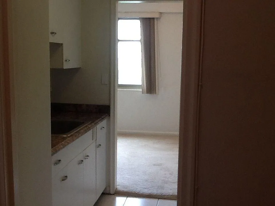 Kitchen - 11820 Edgewater Dr #705