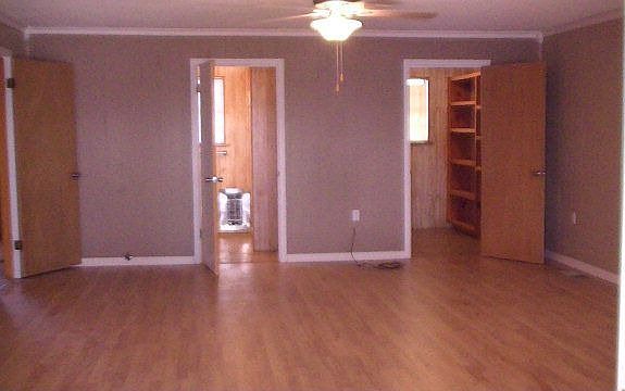 4th image of 108 W Crockett Ave