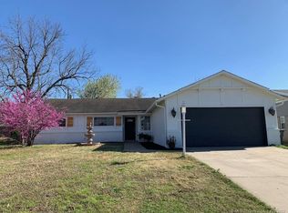 9430 E 39th Pl, Tulsa, OK 74145