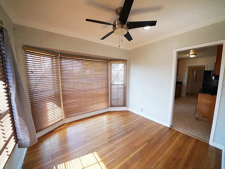 13719 S San Pedro St — Photo 4