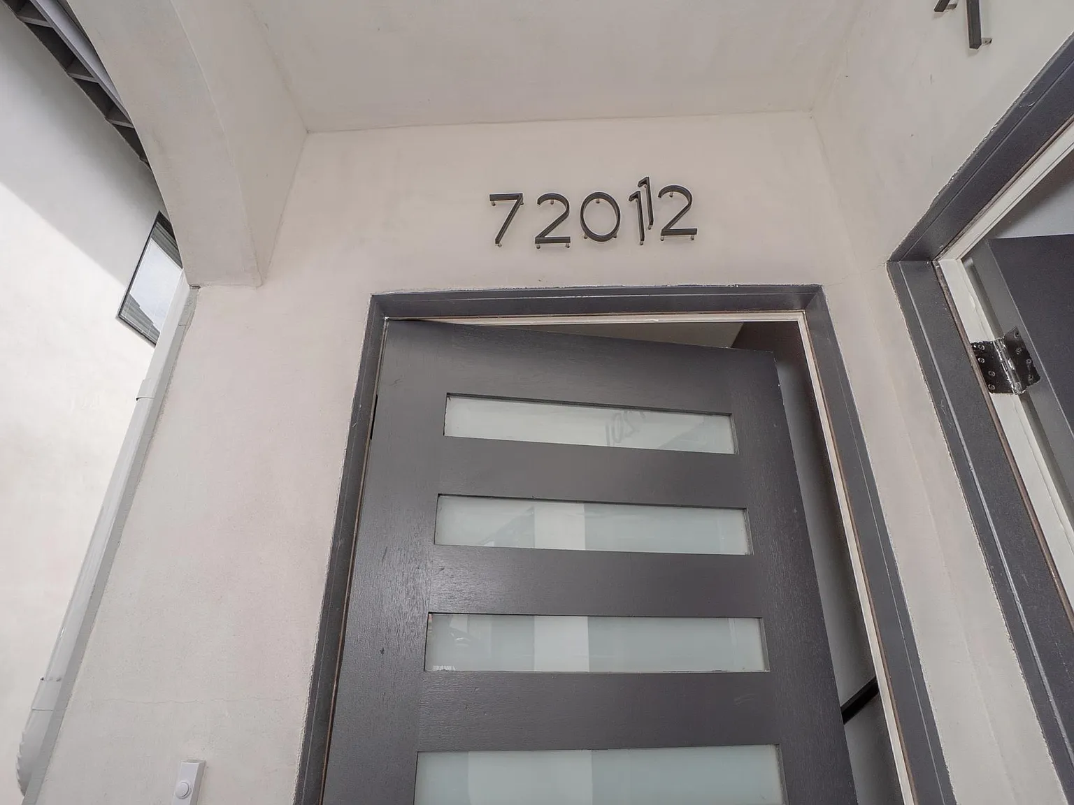 7201 S La Cienega Blvd — Photo 3