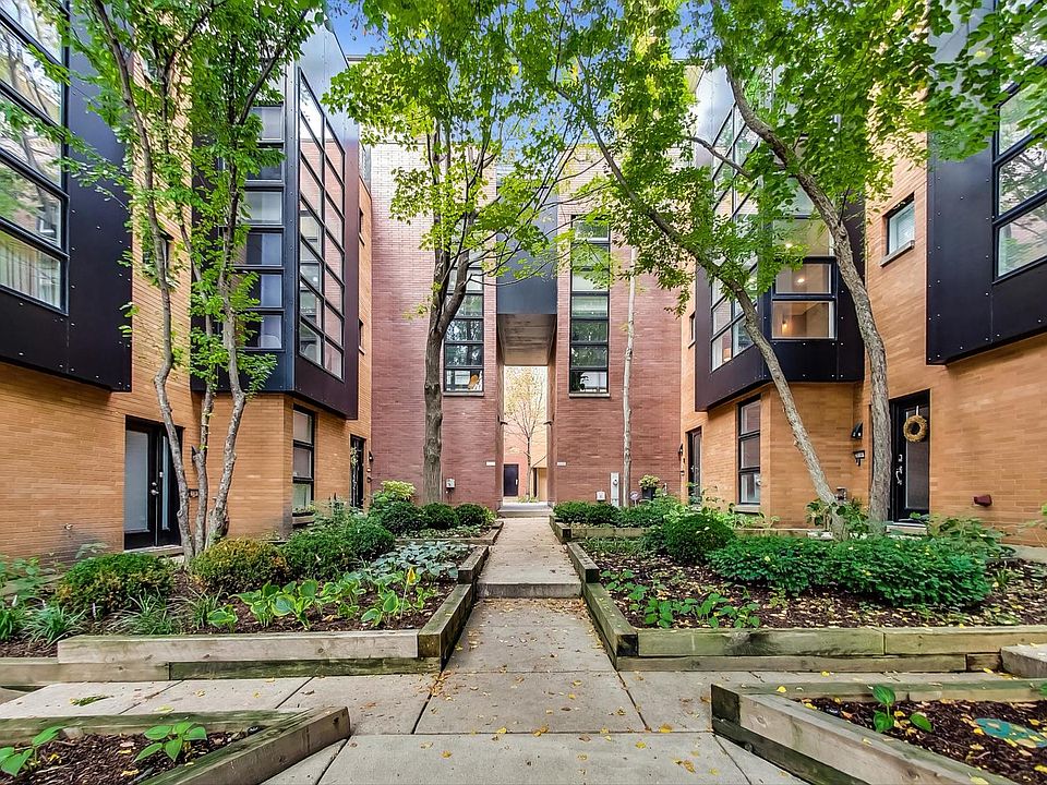 1st image of 2034 W Willow St APT C