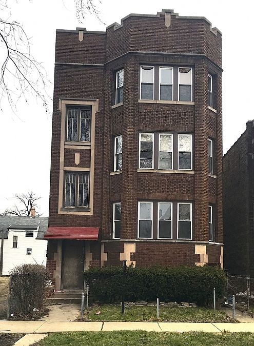 1st image of 8005 S Escanaba Ave #1