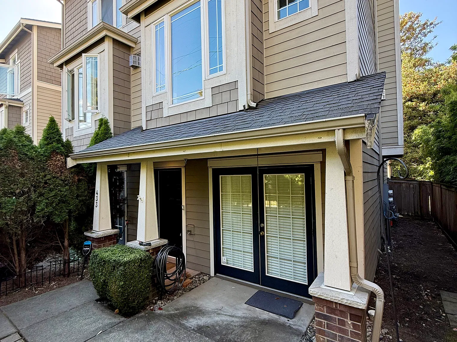 2 bed, 2.5 bath, 1400 sqft, $3,650 — Photo 1