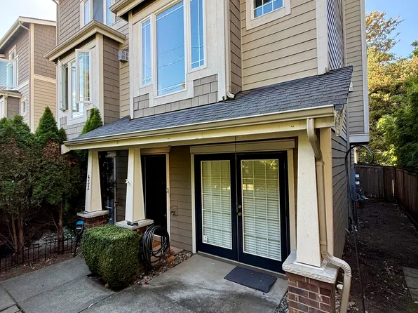 433 Federal Ave E, Seattle, WA 98102