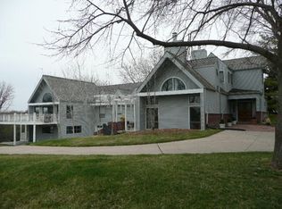 916 S 96th St, Omaha, NE 68114