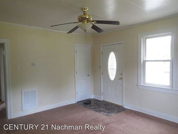4th image of 5902 Roanoke Ave