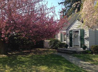 9 Ruth Pl, Glen Head, NY 11545