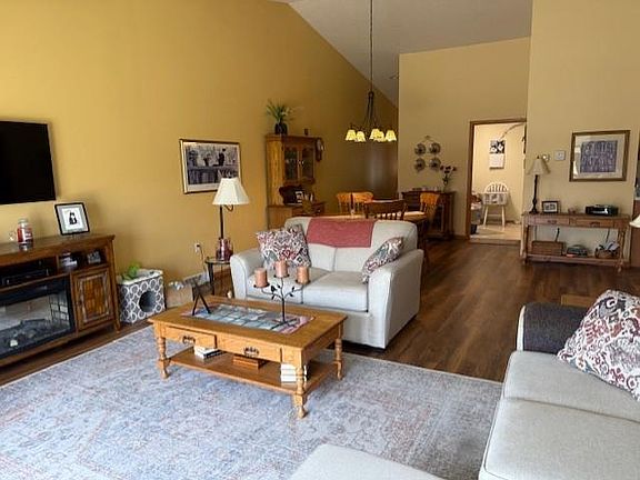 2nd image of 1004 W Lake Blvd