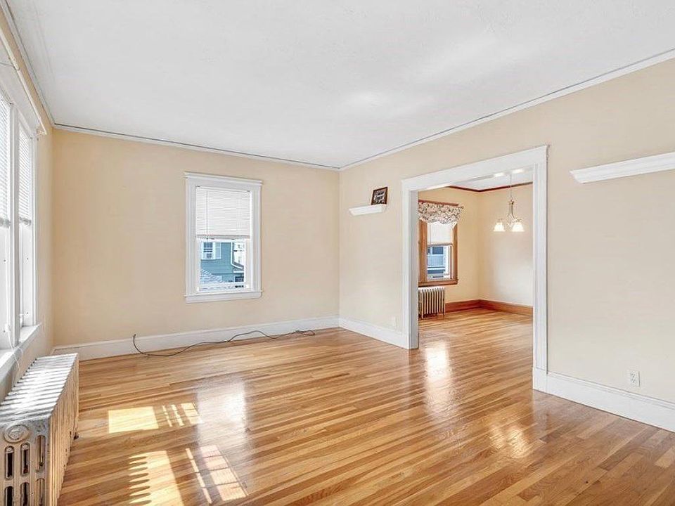 1st image of 68 Phillips Ave #68