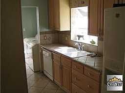 3rd image of 3229 Montrose Ave