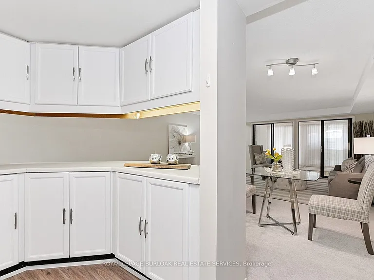 895 Maple Ave #212 — Photo 14
