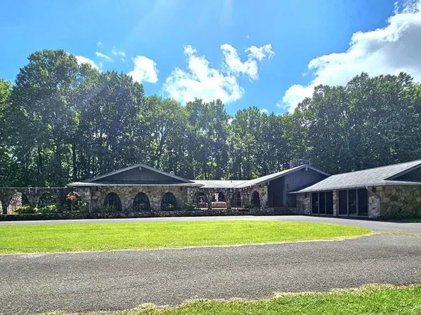 589 Bourne Rd, Tazewell, VA 24651