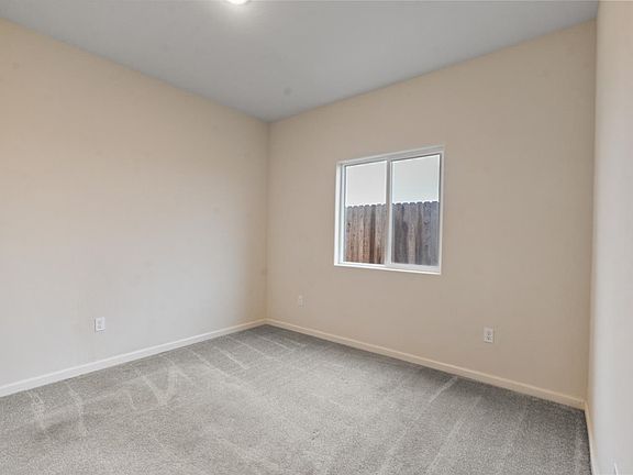 5th image of 683 Granada Ct