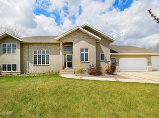 26327 Destiny Dr, Crookston, MN 56716