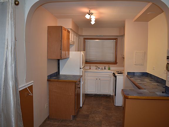 4th image of 109 S Elmwood Ave APT 9