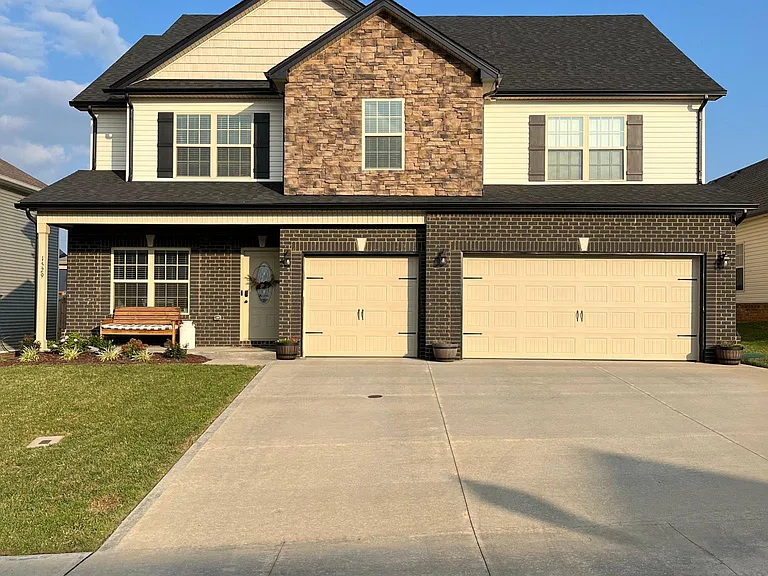 1529 Kestrel Dr — Photo 1